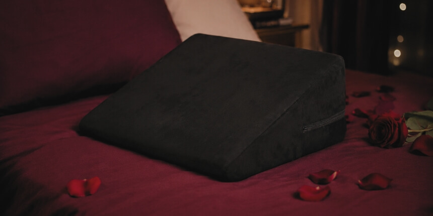 Desirel Magic Pillow review for couples and better positioning | Sex Shop Desirel.co.uk