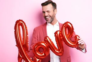 Valentine’s Day gift ideas for men to ignite a night of passion